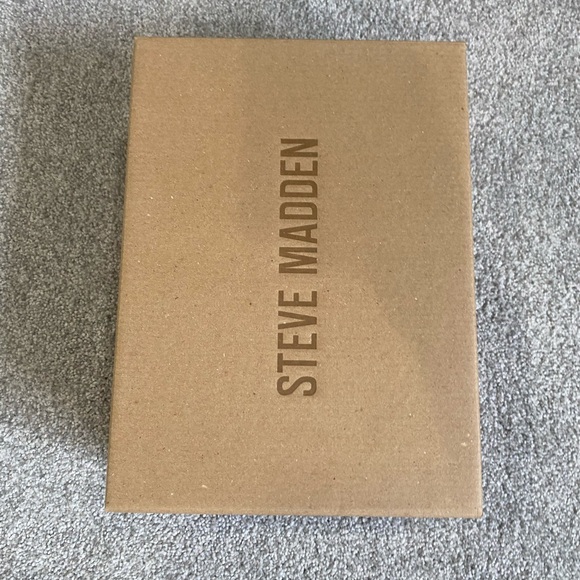 Steve Madden Irenee Tan Nubuck 2 inch Block Heels New In Box Womens size 9 - Picture 10 of 10